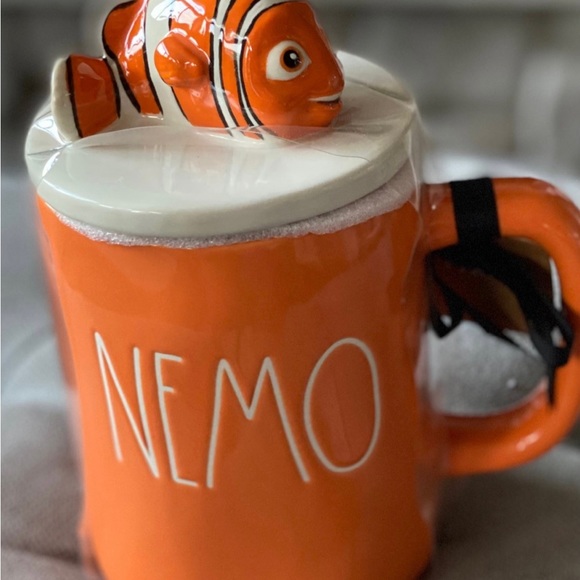 Rae Dunn Disney Pixar Finding Nemo Mug - Picture 10 of 10
